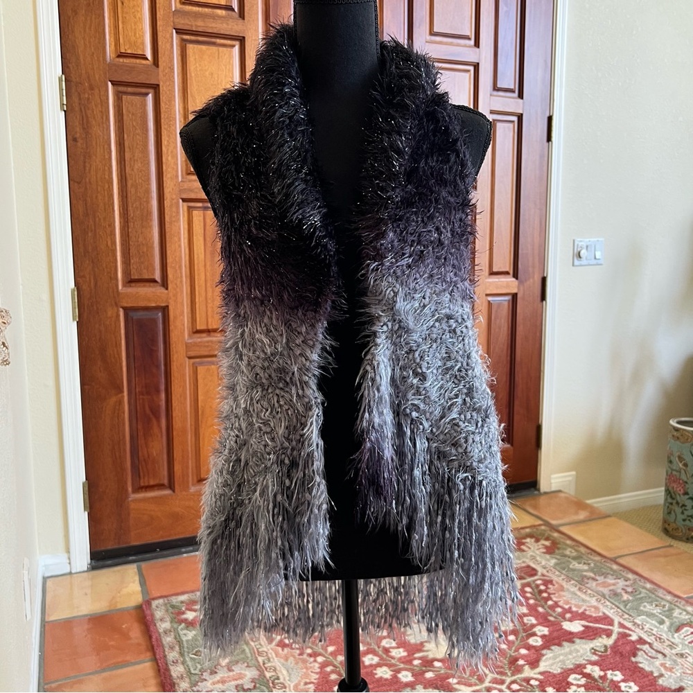 Olivia M Gray Black Women’s Furry Boho Festival Open Front Vest Medium